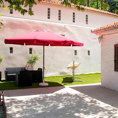 Summer House By The Sea * Chorefton